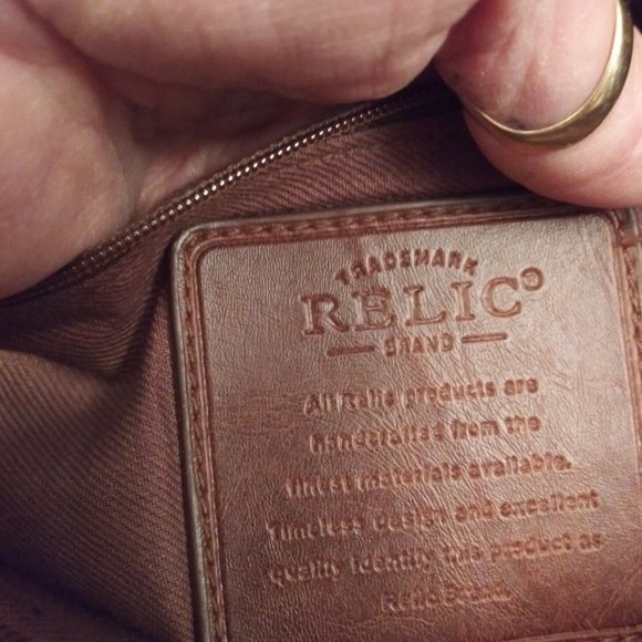 2146 Relic Leather Shoulder Bag Purse - Picture 8 of 8